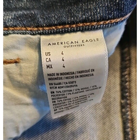 American Eagle Shorts Women 4 Mom Jean stretch cuffed high Rise Distressed - Picture 4 of 7
